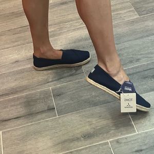Brand New Navy Tom's